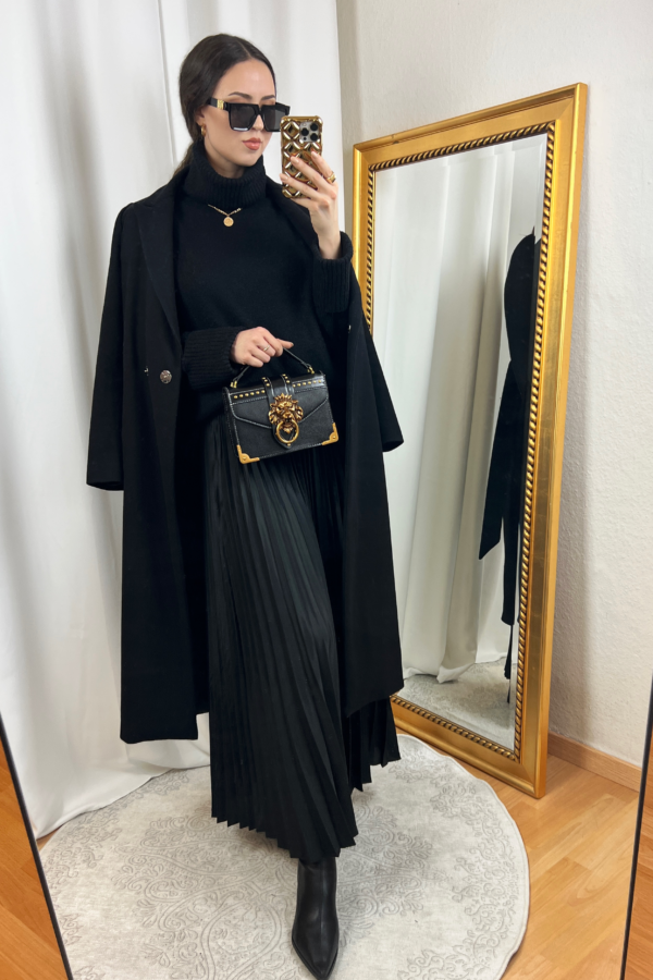 Black Turtleneck Sweater and Long Black Pleated Skirt Outfit