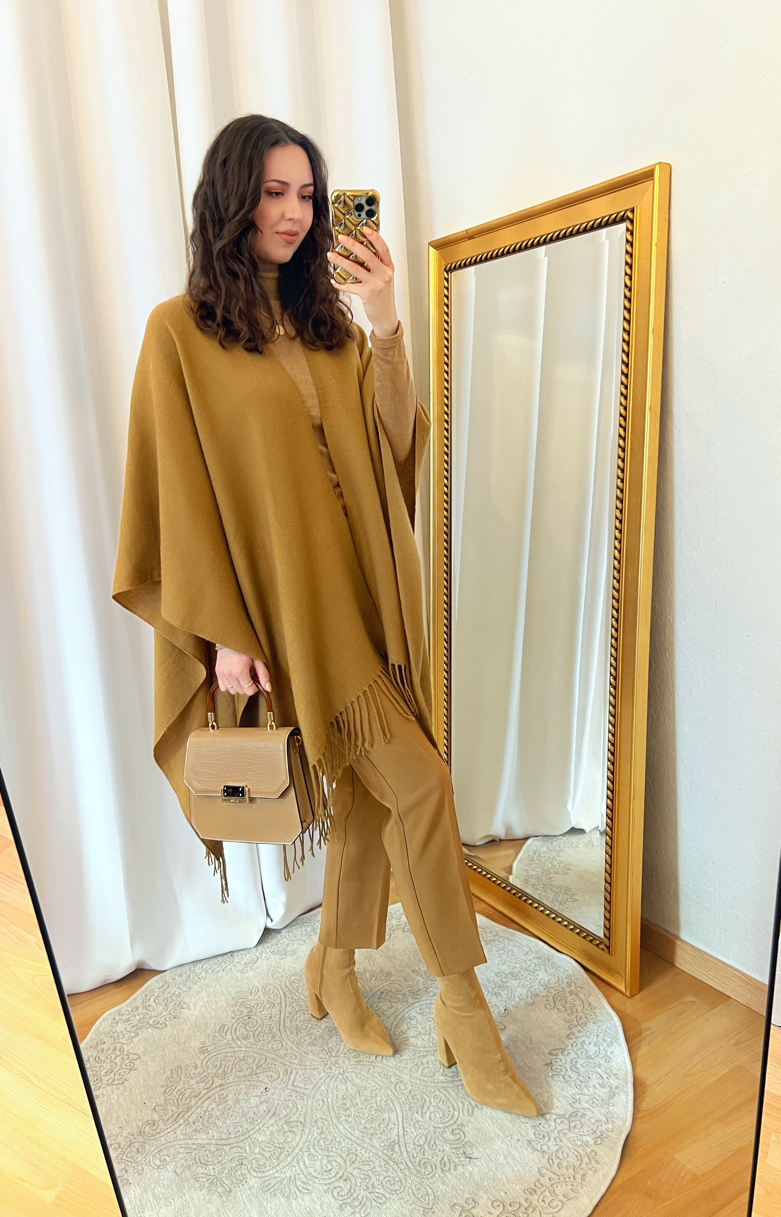Camel Poncho Outfit - png