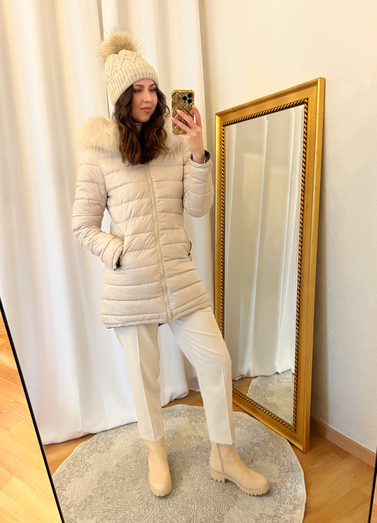 Light Beige Puffer Coat Outfit 2