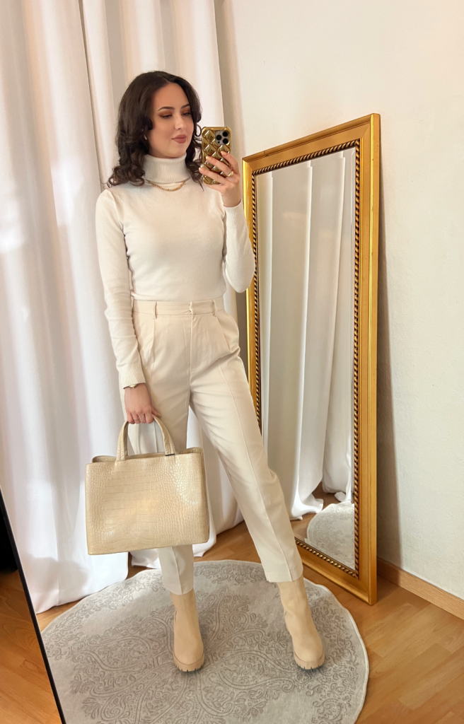 Light Beige Puffer Coat Outfit 4