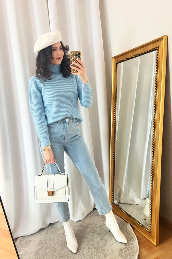 Light Blue Turtleneck Sweater and Mom Jeans Outfit