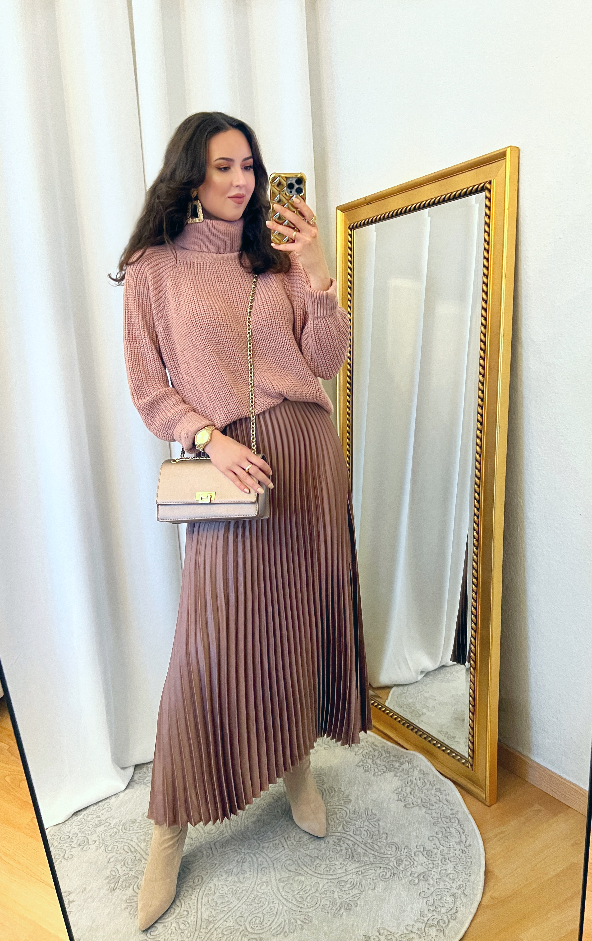 Monochrome Dusty Pink Sweater and Long Pleated Skirt Outfit