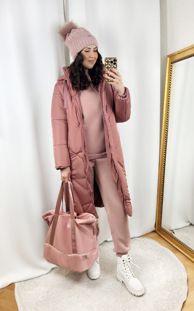 Dusty Pink Sweatsuit Outfit